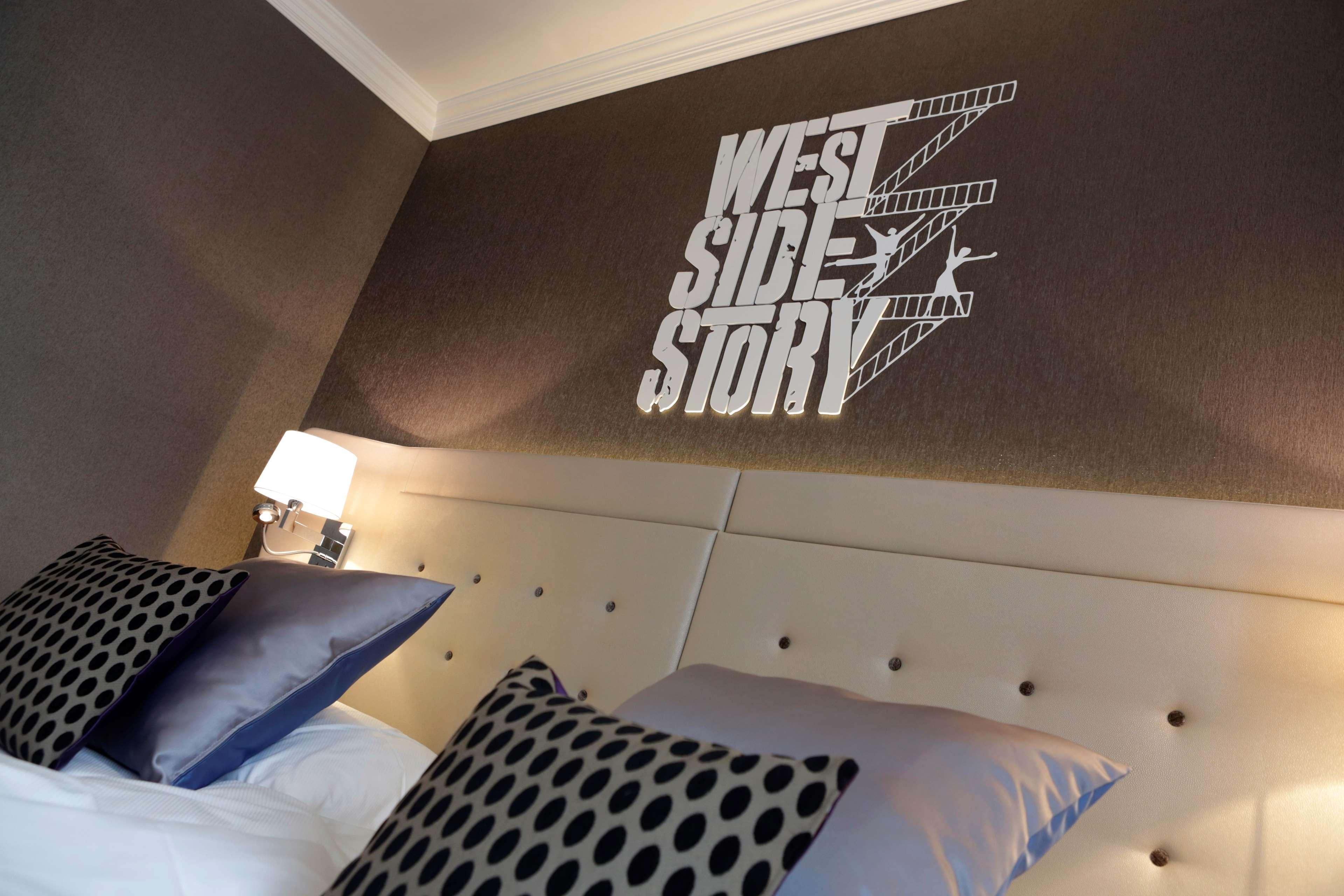 Hotel Schweizerhof Luzern Ngoại thất bức ảnh West Side Story