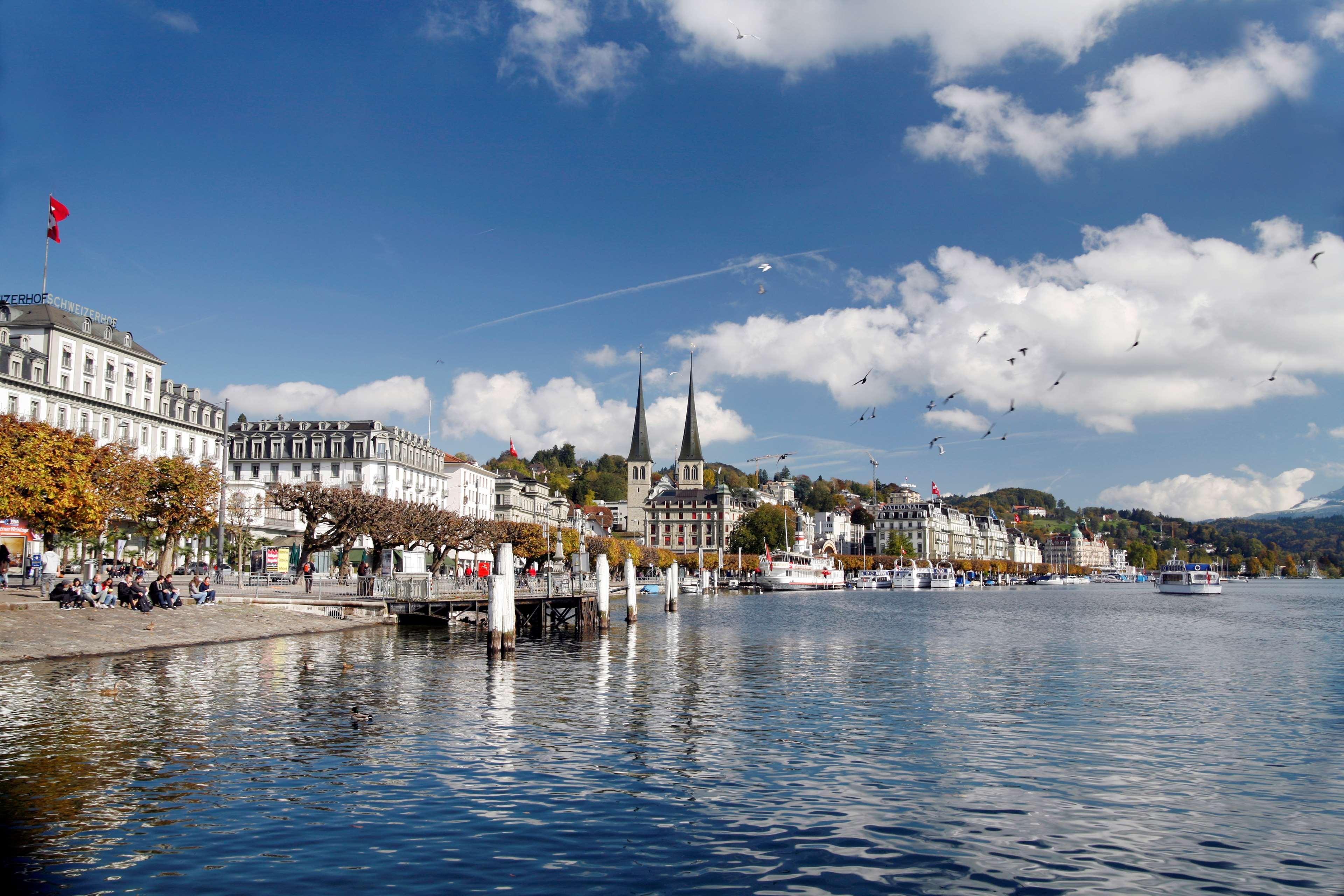 Hotel Schweizerhof Luzern Ngoại thất bức ảnh The town of Endingen